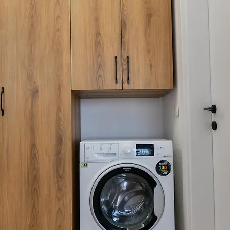 Xhejn's 23 * Durrës