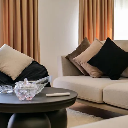 Xhejn's 23 * Durrës