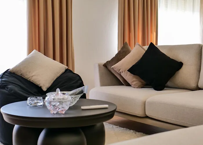 Xhejn's 23 * Durrës