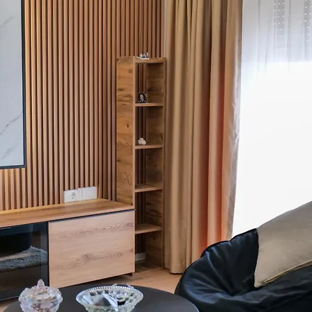 Xhejn's 23 ドゥラス